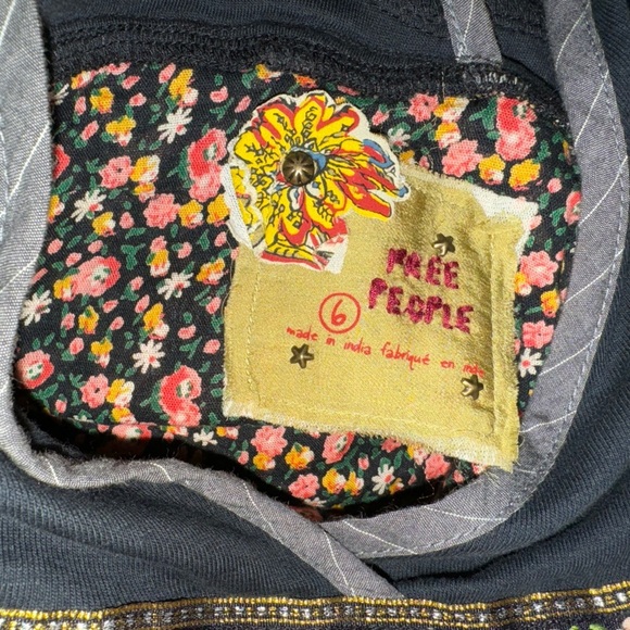 Free People- size 6 -Vintage lace boho style. - Picture 5 of 7